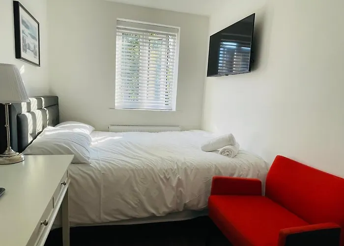 Riverside Deluxe Double Room E14 London